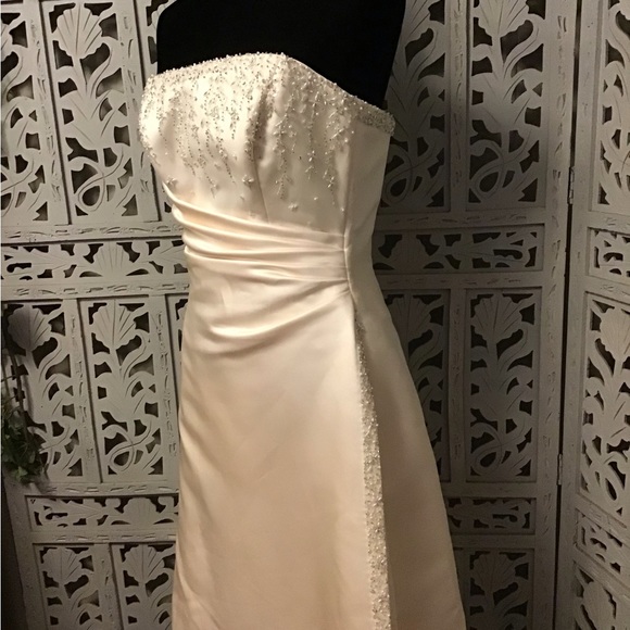 DELIGHTFUL IVORY SMOOTH SATIN BEADED WITH CORSET BACK STRAPLESS WEDDING DRESS - Picture 5 of 12